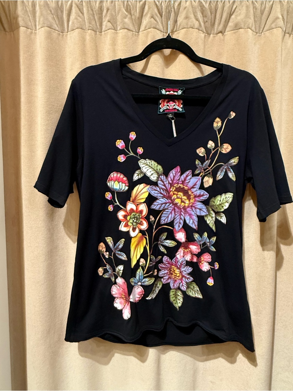 Johnny Was Aivy Raw Hem V- Neck Tee - Picture 5 of 10